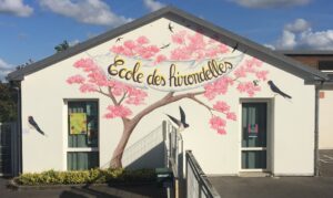 fresque école hirondelles